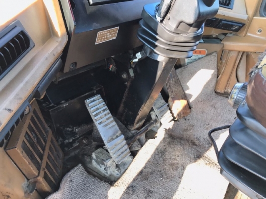 ขายรถตักล้อยาง CAT 924F รถนอกนำเข้าเองจากญี่ปุ่น สภาพสวยพร้อมใช้งาน ขายรถตักล้อยาง CAT 924F รถนอกนำเข้าเองจากญี่ปุ่น สภาพสวยพร้อมใช้งาน