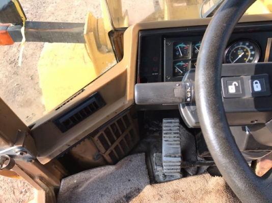 ขายรถตักล้อยาง CAT 924F รถนอกนำเข้าเองจากญี่ปุ่น สภาพสวยพร้อมใช้งาน ขายรถตักล้อยาง CAT 924F รถนอกนำเข้าเองจากญี่ปุ่น สภาพสวยพร้อมใช้งาน