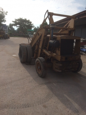 ขาย รถตักล้อยาง Komutsu sd 20 โทร  089 6732966