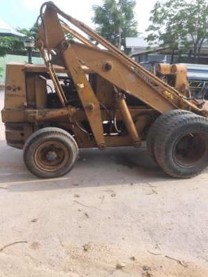 ขาย รถตักล้อยาง Komutsu sd 20 โทร  089 6732966