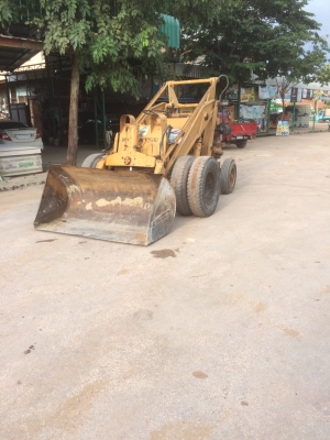 ขาย รถตักล้อยาง Komutsu sd 20 โทร  089 6732966