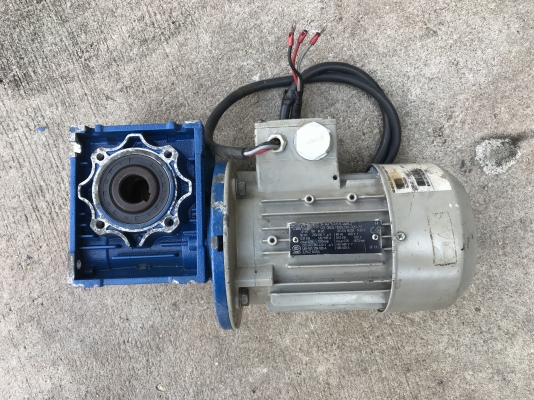 ขายชุดมอเตอร์เกียร์ Siemens 0.5HP. 380V หัวเกียร์ Paladrive อัตราทด 1:20 เพลาออกประมาณ 68รอบต่อนาที  สภาพสวย หมุนนิ่ม พร้อมใช้งาน