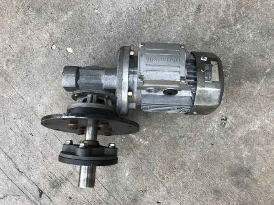 ขายมอเตอร์เกียร์เพลาสวม Bonfiglioli 1/3HP. 380V made in Italy อัตราทด 1: 46 เพลาออกประมาณ 30รอบต่อนาที สภาพสวยมาก หมุนนิ่ม พร้อมใช้งาน