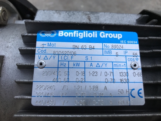 ขายมอเตอร์เกียร์เพลาสวม Bonfiglioli 1/4HP. 380V made in Italy อัตราทด 1: 28 เพลาออกประมาณ 50รอบต่อนาที สภาพสวยมาก หมุนนิ่ม พร้อมใช้งาน ขายมอเตอร์เกียร์เพลาสวม Bonfiglioli 1/4HP. 380V made in Italy อัตราทด 1: 28 เพลาออกประมาณ 50รอบต่อนาที สภาพสวยมาก หมุนนิ่ม พร้อมใช้งาน