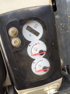 ขายKOMATSU PC40MR-2  เก่าญี่ปุ่นแท้  เดิมๆๆ  มีลายแย๊ก  8,XXX  ชั่วโมง  เครื่องปั๊มแห้ง  โทร 089-3818694  ดวงนภา