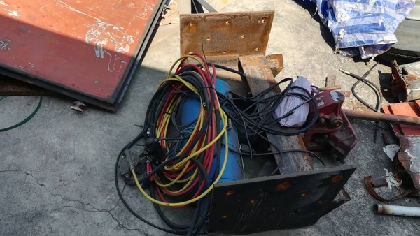 ขายคะลำโพงชุดใหญ่ครบชุดพร้อมถังลมสภาพพร้อมใช้ ราคา 8000 สนใจสอบถามเพิ่มเติมใด้ที่ พิมพ์ใจ 081-4825911 รุ่ง 085-0097969 คะ