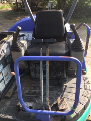 ขาย komatsu pc27mr-1นำเข้าญี่ปุ่น ไม่เคยใช้ในไทย โทร 086-1602189