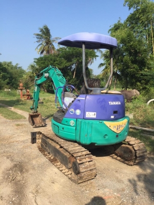 ขาย komatsu pc27mr-1นำเข้าญี่ปุ่น ไม่เคยใช้ในไทย โทร 086-1602189
