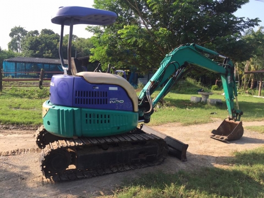 ขาย komatsu pc27mr-1นำเข้าญี่ปุ่น ไม่เคยใช้ในไทย โทร 086-1602189