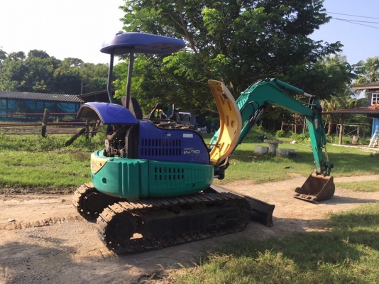 ขาย komatsu pc27mr-1นำเข้าญี่ปุ่น ไม่เคยใช้ในไทย โทร 086-1602189