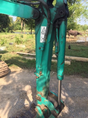 ขาย komatsu pc27mr-1นำเข้าญี่ปุ่น ไม่เคยใช้ในไทย โทร 086-1602189