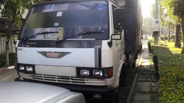 ขายด่วน 6 ล้อ hino 779  117 แรง  ยาว 5.50 เมตร กะบะล่อง ขายด่วน 6 ล้อ hino 779  117 แรง  ยาว 5.50 เมตร กะบะล่อง
