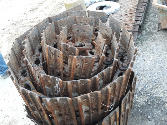 โซ่พร้อมใบแทรก ใส่ PC60 ใส่รถแทรกเตอร์ D2 ของเก่านอกนำเข้า มีเอกสารใบอินวอยซ์