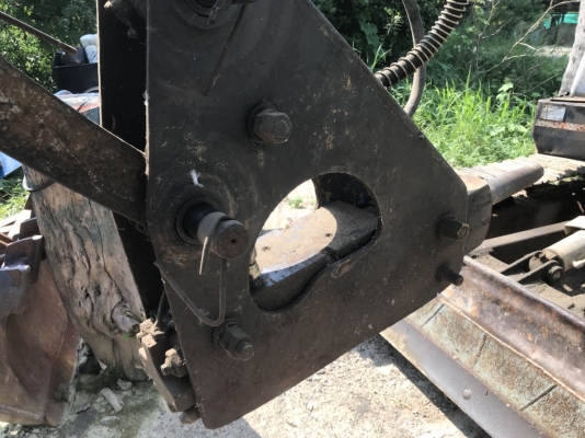 ขายด่วน คูโบต้าkx033 รุ่น 3 พร้อมหัวเจาะ บุ้งกี้ รถสวย มีเอกสารเล่มทะเบียน ขาย360000