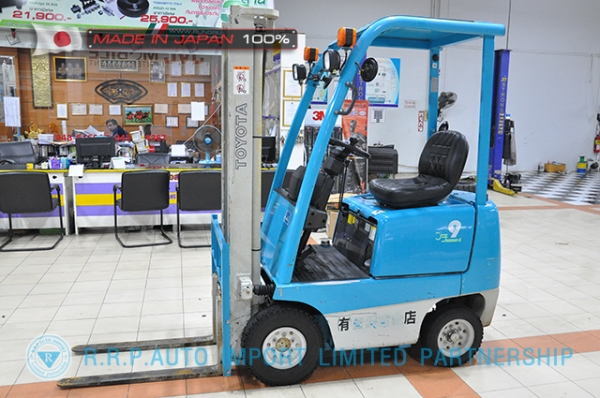 ขายรถโฟล์คลิฟท์มือสอง TOYOTA รุ่น 3FGL9-10439 นำเข้าจากประเทศญี่ปุ่น 100\% ไม่เคยใช้งานในไทย