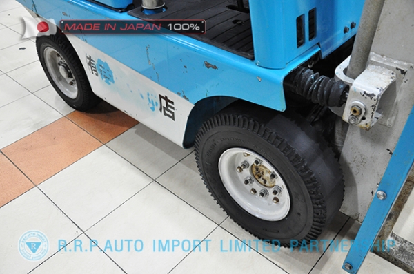 ขายรถโฟล์คลิฟท์มือสอง TOYOTA รุ่น 3FGL9-10439 นำเข้าจากประเทศญี่ปุ่น 100\% ไม่เคยใช้งานในไทย