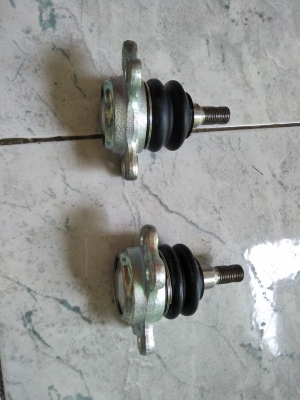 ลูกหมากปีกนกบน TFR มังกรทอง 300