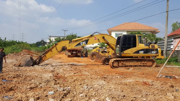 ขาย แบคโฮ CAT 320C เอกสารเล่มทะเบียนครบ เครื่องดี ปั้มดี ไฟฟ้าครบ ช่วงล่างเฟรมมีผุ ตัวถังมีผุบ้างบางจุด ราคาต่อรองได้ครับ