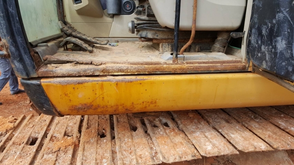 ขาย แบคโฮ CAT 320C เอกสารเล่มทะเบียนครบ เครื่องดี ปั้มดี ไฟฟ้าครบ ช่วงล่างเฟรมมีผุ ตัวถังมีผุบ้างบางจุด ราคาต่อรองได้ครับ