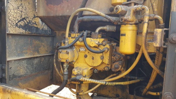 ขาย แบคโฮ CAT 320C เอกสารเล่มทะเบียนครบ เครื่องดี ปั้มดี ไฟฟ้าครบ ช่วงล่างเฟรมมีผุ ตัวถังมีผุบ้างบางจุด ราคาต่อรองได้ครับ