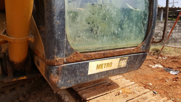 ขาย แบคโฮ CAT 320C เอกสารเล่มทะเบียนครบ เครื่องดี ปั้มดี ไฟฟ้าครบ ช่วงล่างเฟรมมีผุ ตัวถังมีผุบ้างบางจุด ราคาต่อรองได้ครับ