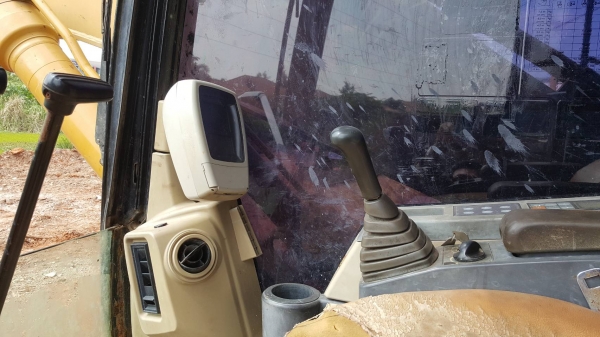 ขาย แบคโฮ CAT 320C เอกสารเล่มทะเบียนครบ เครื่องดี ปั้มดี ไฟฟ้าครบ ช่วงล่างเฟรมมีผุ ตัวถังมีผุบ้างบางจุด ราคาต่อรองได้ครับ