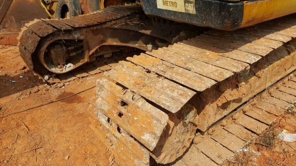 ขาย แบคโฮ CAT 320C เอกสารเล่มทะเบียนครบ เครื่องดี ปั้มดี ไฟฟ้าครบ ช่วงล่างเฟรมมีผุ ตัวถังมีผุบ้างบางจุด ราคาต่อรองได้ครับ