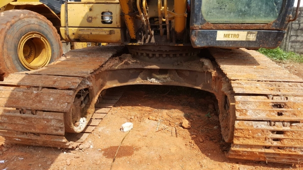 ขาย แบคโฮ CAT 320C เอกสารเล่มทะเบียนครบ เครื่องดี ปั้มดี ไฟฟ้าครบ ช่วงล่างเฟรมมีผุ ตัวถังมีผุบ้างบางจุด ราคาต่อรองได้ครับ