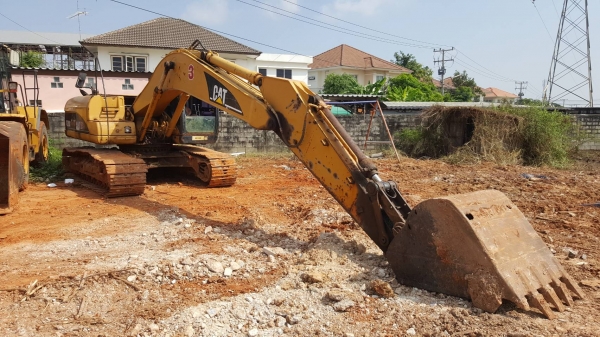 ขาย แบคโฮ CAT 320C เอกสารเล่มทะเบียนครบ เครื่องดี ปั้มดี ไฟฟ้าครบ ช่วงล่างเฟรมมีผุ ตัวถังมีผุบ้างบางจุด ราคาต่อรองได้ครับ