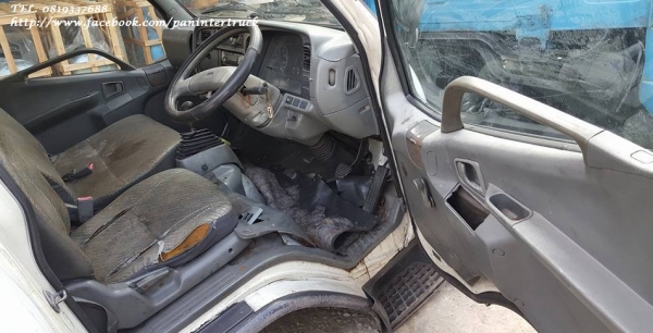 FROM JAPANหัวเก๋งรถบรรทุก 4 ล้อใหญ่ ,6 ล้อเล็ก /CABIN MITSUBISHI CANTER รุ่น: FB511B (มีเฉพาะหัว/รุ่นยกหัวไม่ได้) ราคาเพียง 35,000 บาท