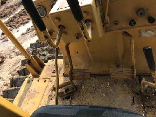 ขาย 650,000 CATTERPILAR  D 5 B ตีนเป็ด เครื่อง 10 Z ไดเร็ก ดี เกียร์ตัดแรง โช่หนา เอกเล่มทะเบียน  รถอยู่ จ.ปทุมธานี 0967428942