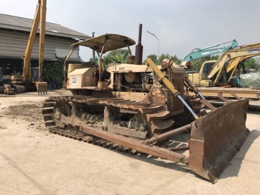 ขาย 650,000 บาท CATTERPILAR D5B ตีนเป็ด เครื่อง 44V ดี เกียร์ดี โช่หนา เอกสารอินวอยที   รถอยู่ จ.นครปฐม โทร&amp;ไอดไลนี 0610710295