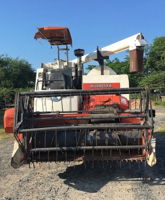 ขายรถเกี่ยวข้าว DC 68G ขายรถเกี่ยวข้าว DC 68G