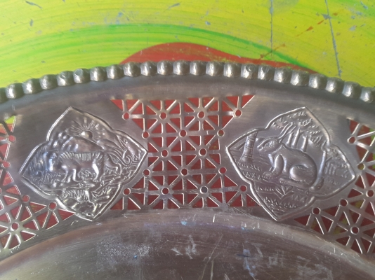 ถาดทองเหลือง ลายเทพพนม ขอบ 12 นักกษัตริย์ ขนาด 18 นิ้ว สวยๆๆ 2,500 ถาดทองเหลือง ลายเทพพนม ขอบ 12 นักกษัตริย์ ขนาด 18 นิ้ว สวยๆๆ 2,500