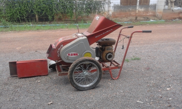 เครื่องย่อยเศษกิ่งไม้และเศษพืชเพื่อทำปุ๋ย เครื่องย่อยเศษกิ่งไม้และเศษพืชเพื่อทำปุ๋ย