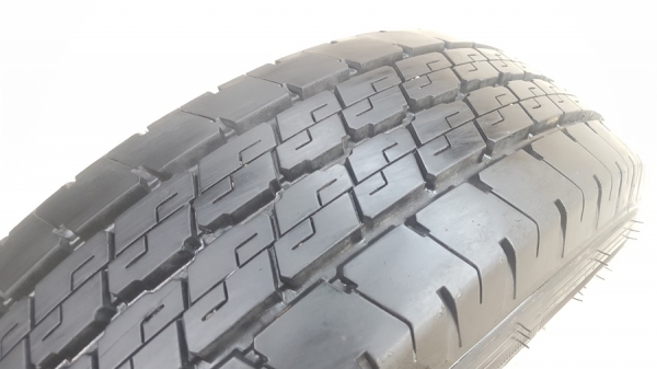 ขายยาง215/70/15 ปี 4016 DUNLOP LT36 4 เส้น ขายยาง215/70/15 ปี 4016 DUNLOP LT36 4 เส้น
