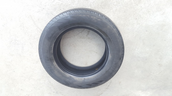 ขายยาง215/65/16 ปี 17 BRIDGESTONE R611 4 เส้น ขายยาง215/65/16 ปี 17 BRIDGESTONE R611 4 เส้น