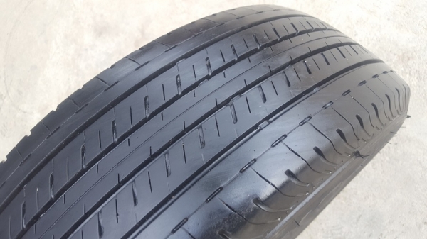 ขายยาง215/65/16 ปี 17 BRIDGESTONE R611 4 เส้น ขายยาง215/65/16 ปี 17 BRIDGESTONE R611 4 เส้น