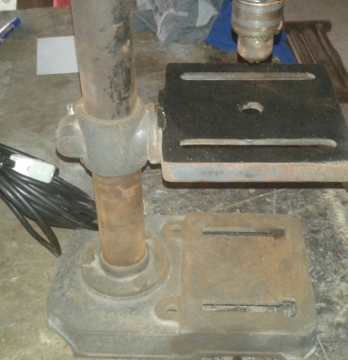 (ลดราคาเหลือ 3,200 บาท!!) สว่านแท่นขนาดเล็ก 3 หุน สภาพดี