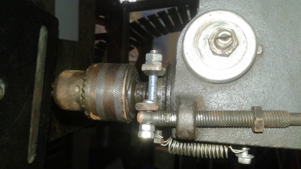 (ลดราคาเหลือ 3,200 บาท!!) สว่านแท่นขนาดเล็ก 3 หุน สภาพดี