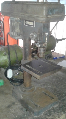 (ลดราคาเหลือ 3,200 บาท!!) สว่านแท่นขนาดเล็ก 3 หุน สภาพดี