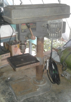 (ลดราคาเหลือ 3,200 บาท!!) สว่านแท่นขนาดเล็ก 3 หุน สภาพดี