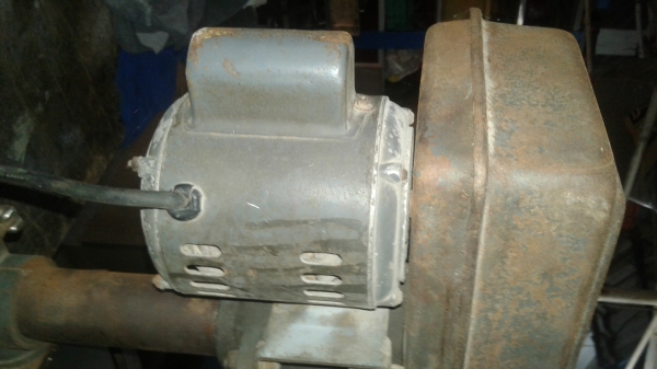 (ลดราคาเหลือ 3,200 บาท!!) สว่านแท่นขนาดเล็ก 3 หุน สภาพดี