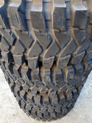 ขายยาง MAXXIS 37x12.5 R 16 ขายยาง MAXXIS 37x12.5 R 16