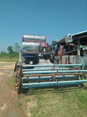 ขายรถเกี่ยวข้าว สุระชัยการช่าง195โบว์ อุ้ม2ตัน ปั๊ม22ช่วงล่าง10เพลาใหญ่ อุ้มปรับระดับ ใช้งานปกติ