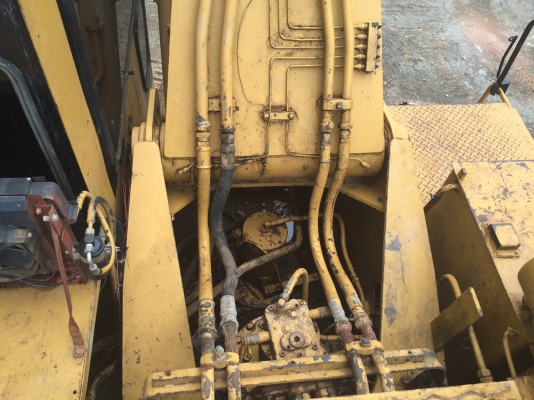 ขายรถแบคโฮ CATERPILLAR E300 เครื่อง 10Z สภาพสวย พร้อมใช้งาน สนใจโทร 081-970-1072