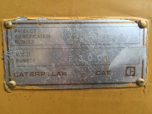 ขายรถแบคโฮ CATERPILLAR E300 เครื่อง 10Z สภาพสวย พร้อมใช้งาน สนใจโทร 081-970-1072