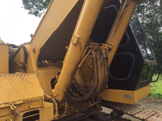 ขายรถแบคโฮ CATERPILLAR E300 เครื่อง 10Z สภาพสวย พร้อมใช้งาน สนใจโทร 081-970-1072