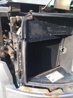 ขาย kobelco sk25sr เก่าญี่ปุ่นมีเก๋ง ไม่เคยใช้ในไทย โทร 086-1602189