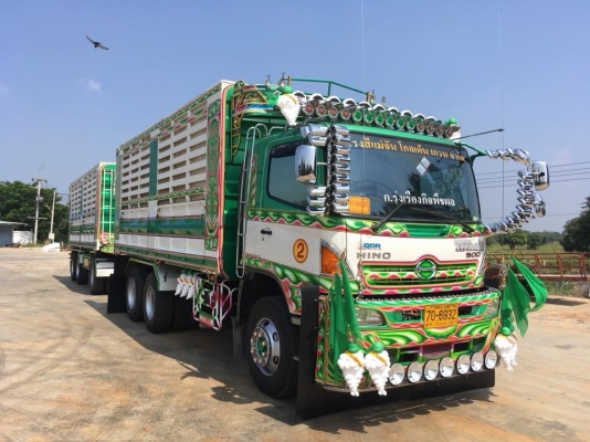 Hino เครื่อง 344 แรง ปี 56 ท่อสั้นตัวS อู่ CT ใส่ของได้30.5ตัน ยางดี สภาพสวยพร้อมใช้งาน  เดิมๆบางๆทุกจุด แต่งสวยพร้อมใช้งาน แม่ยาว 6.20 ม. ลูกยาว 6.80 ม. สูง 2.20 ม.